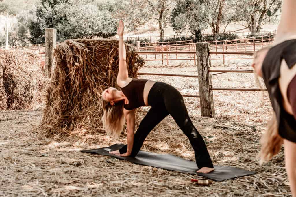 Cod 0104 Yoga and Horse in Prizzi Sicily 08 settembre 2025 Mazzaglia